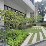 Chambers Residence Luxury Suites By Cozy Stay